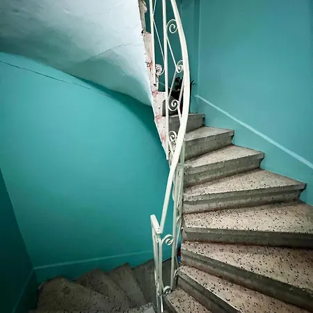 Nur Deniz Manzarali *