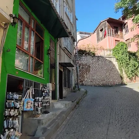 Nur Deniz Manzarali * اسطنبول